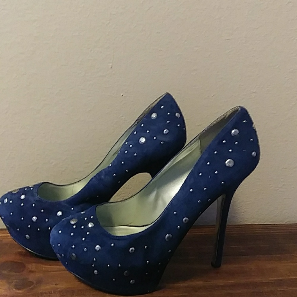 Pumps - Picture 2 of 3